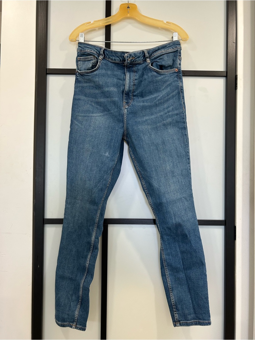 Zara Women Skinny Jeans in Medium Blue Wash